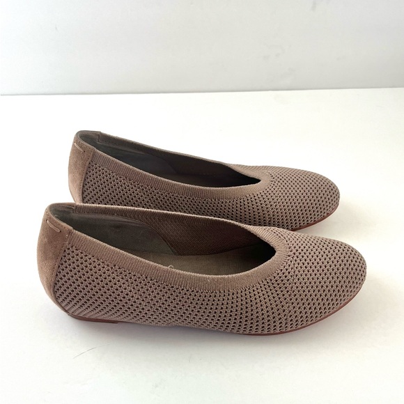 Eileen Fisher Seam Stretch Knit Ballet Flat Tan Size 7.5 - Picture 2 of 9